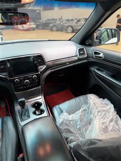 جیپ گراند شیرۆکی